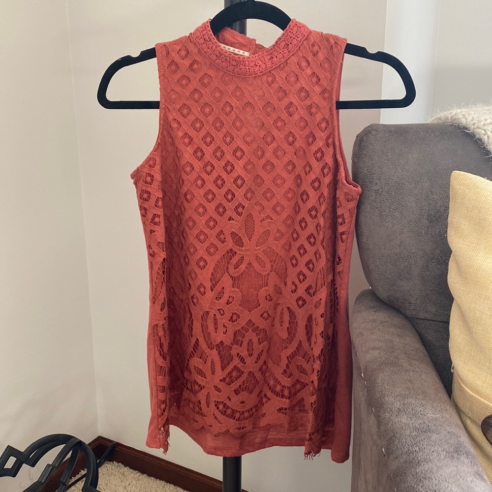 Laced sleeveless blouse